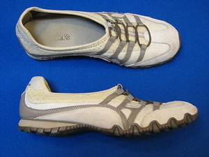 womens beige skechers