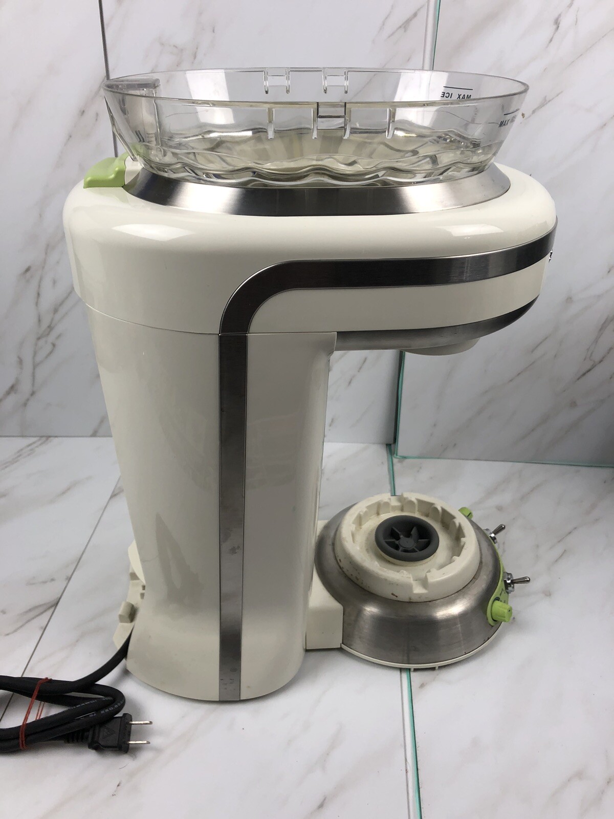 MARGARITAVILLE Key West Frozen Concoction Drink Maker DM1050 Power