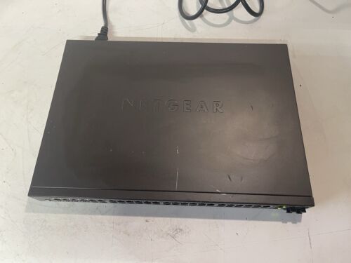 Netgear Pro Safe 48 Port M4100-50 G-Poe+ GSM7248P - Picture 4 of 8