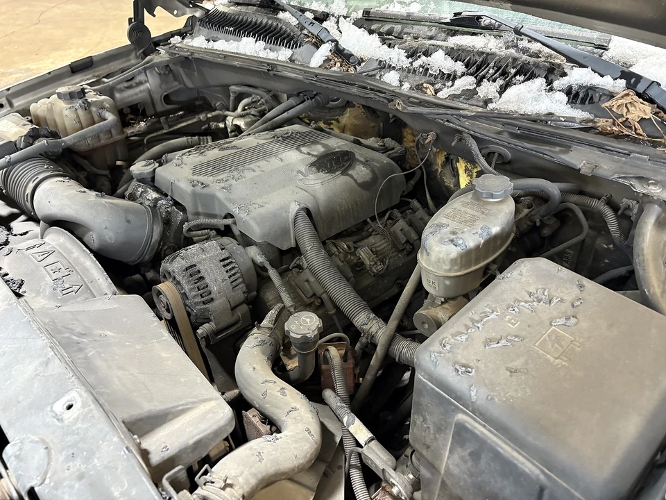 Used Engine Coolant Reservoir fits: 2004 Chevrolet Silverado 2500 pickup Grade Foto 2 de 4