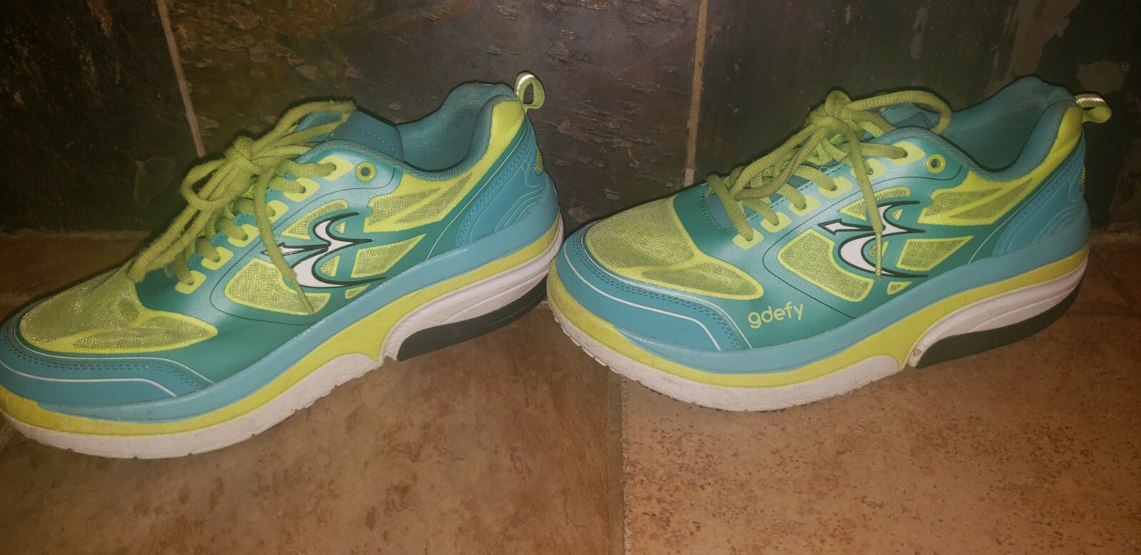 Gravity Defyer Women's GDEFY Ion Athletic Shoes in Blue/Yellow Size 10.