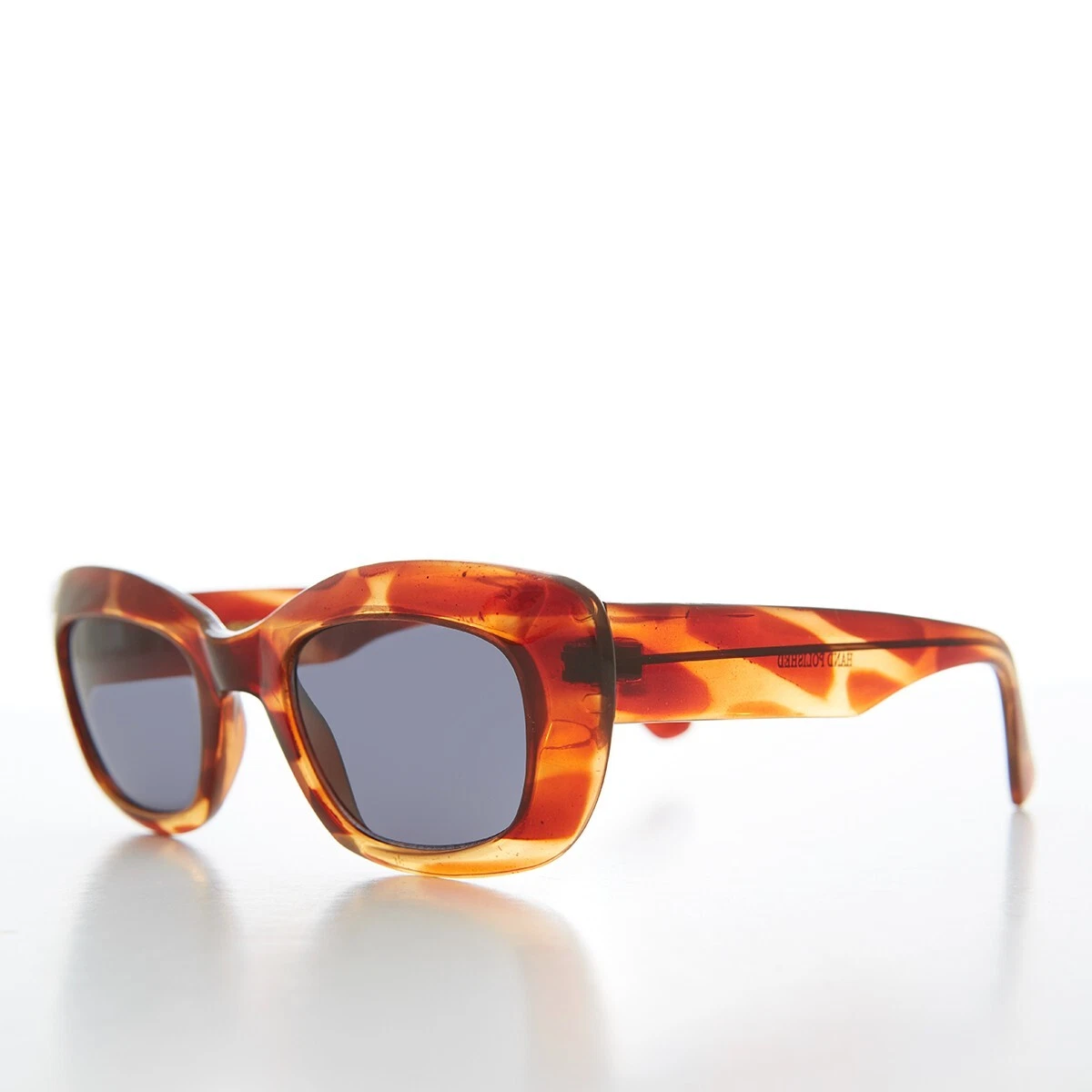 Lunette de online soleil angulaire