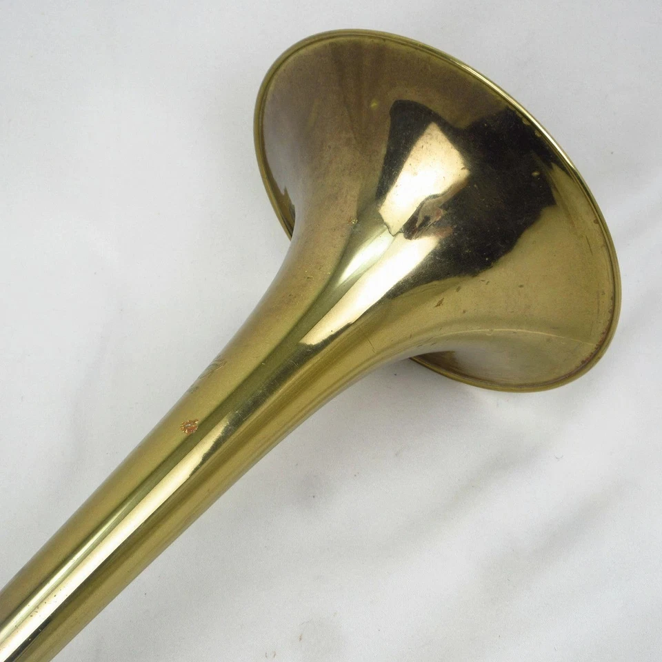 Bach 42B GL Tenor Bass Trombone Adjusted Gold lacquer Yellow brass bell Used - Image 2 of 4