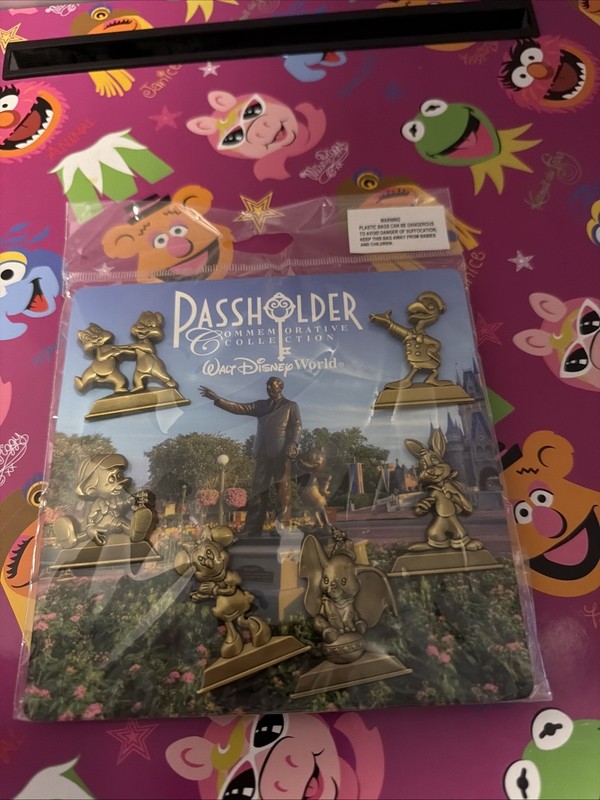 Passholder Bronze Statues Disney Park Trading Pin Set 6 Total LE Pins Brand New
