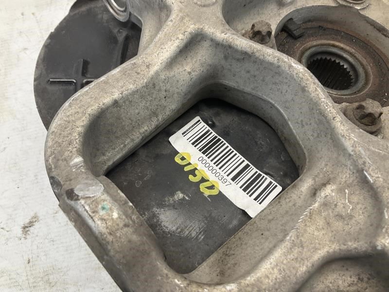 14-16 Maserati Ghibli SQ4 AWD AT Front Left Driver Spindle Knuckle w/ Hub Q