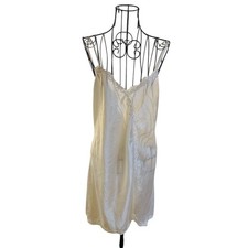 Valentino négligée timeless Women's Ivory Satin Lace Trim Slip Dress measures M