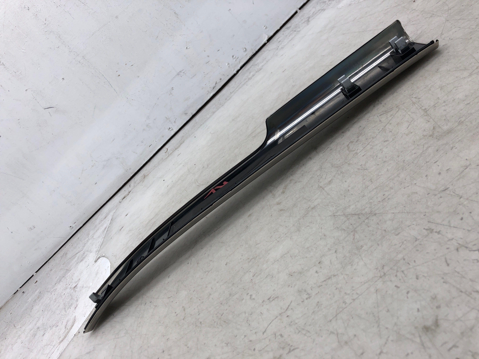 2006-2012 BENTLEY CONTINENTAL LEFT REAR SILL SCUFF PLATE COVER PANEL *SCRATCHES*
