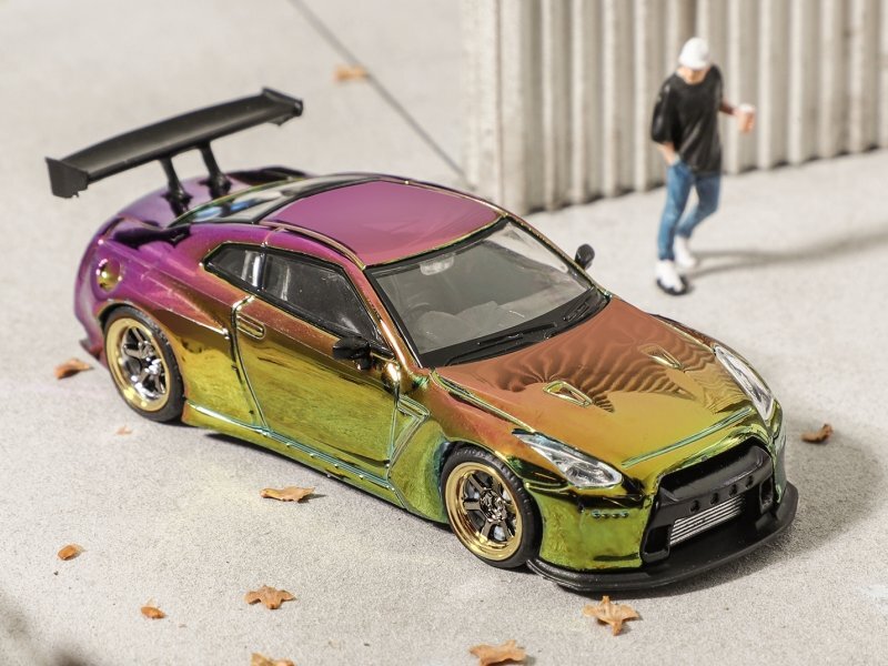 NISSAN GT-R (R35) - Pandem - LBWK - Chrome Green - FuJi 1:64