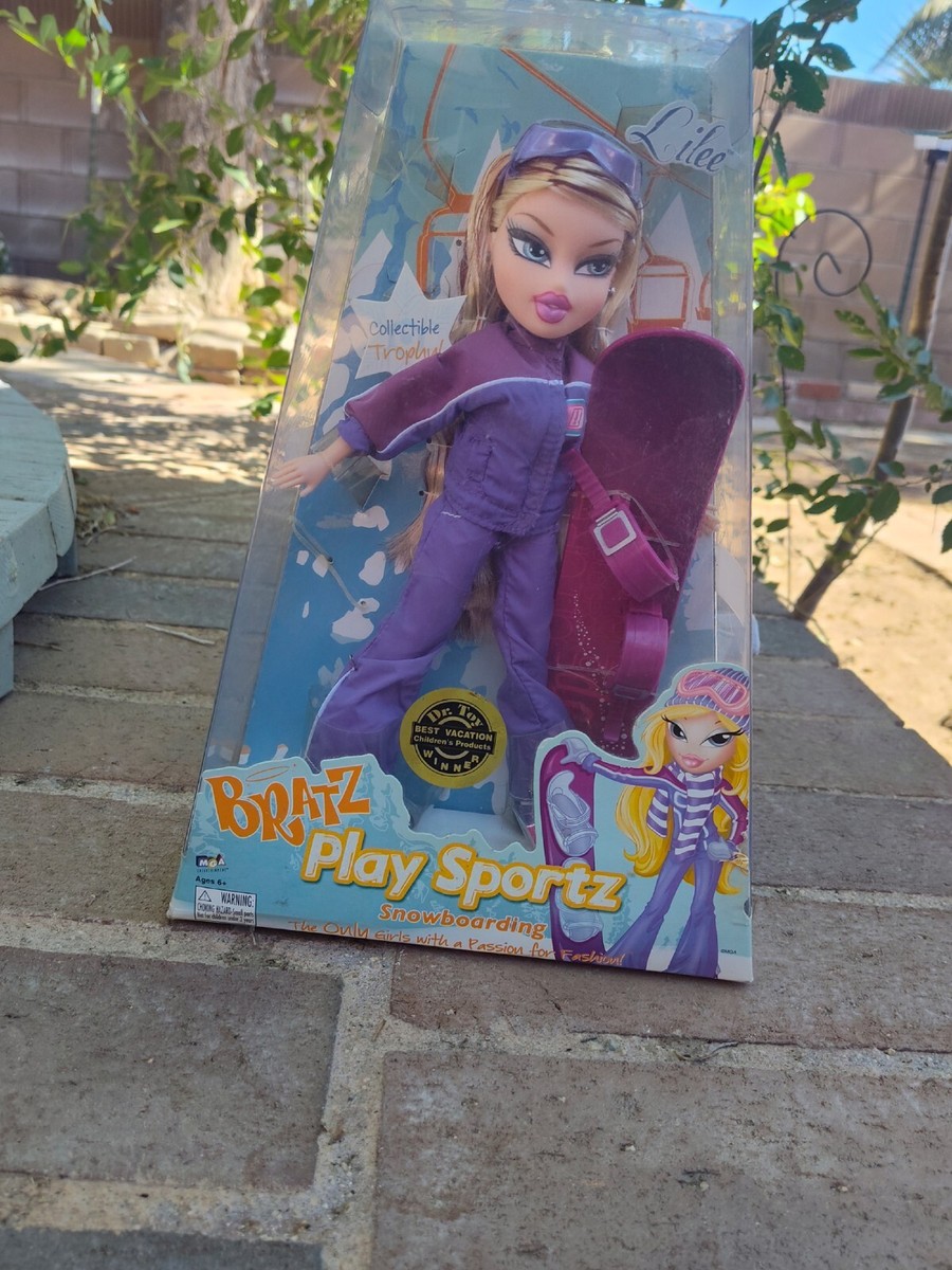 Bratz Doll Play Sportz Snowboarding Lilee w/ Snowboard New Bratz