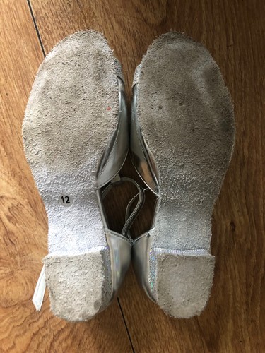 4 pairs of Girls Shoes sizes from uk 11-12. - Picture 15 of 16