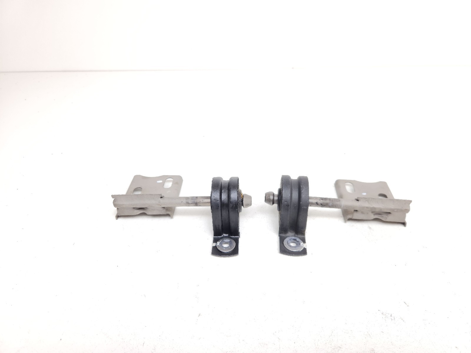 2015 - 2017 MCLAREN 675LT PAIR OF 2 LEFT RIGHT REAR EXHAUST HANGER & BRACKET OEM