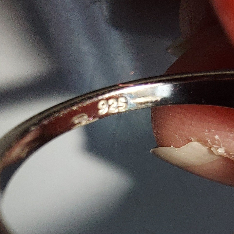 925 SS Simulated Emerald Ring With Moissanite Sid… - image 4