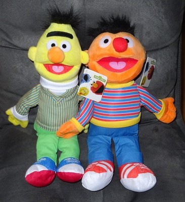 Ernie und Bert Sesamstrasse  ca40cm Stofftier Plüsch Stoffpuppe Puppe unbespielt