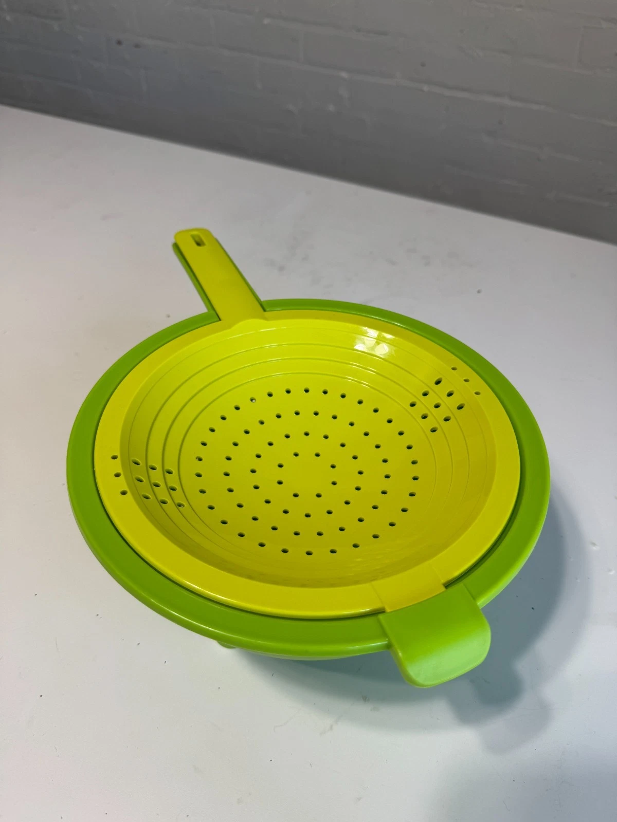 Tupperware Double Colander Strainer 2 Qt Margarita Green & Yellow (e11)