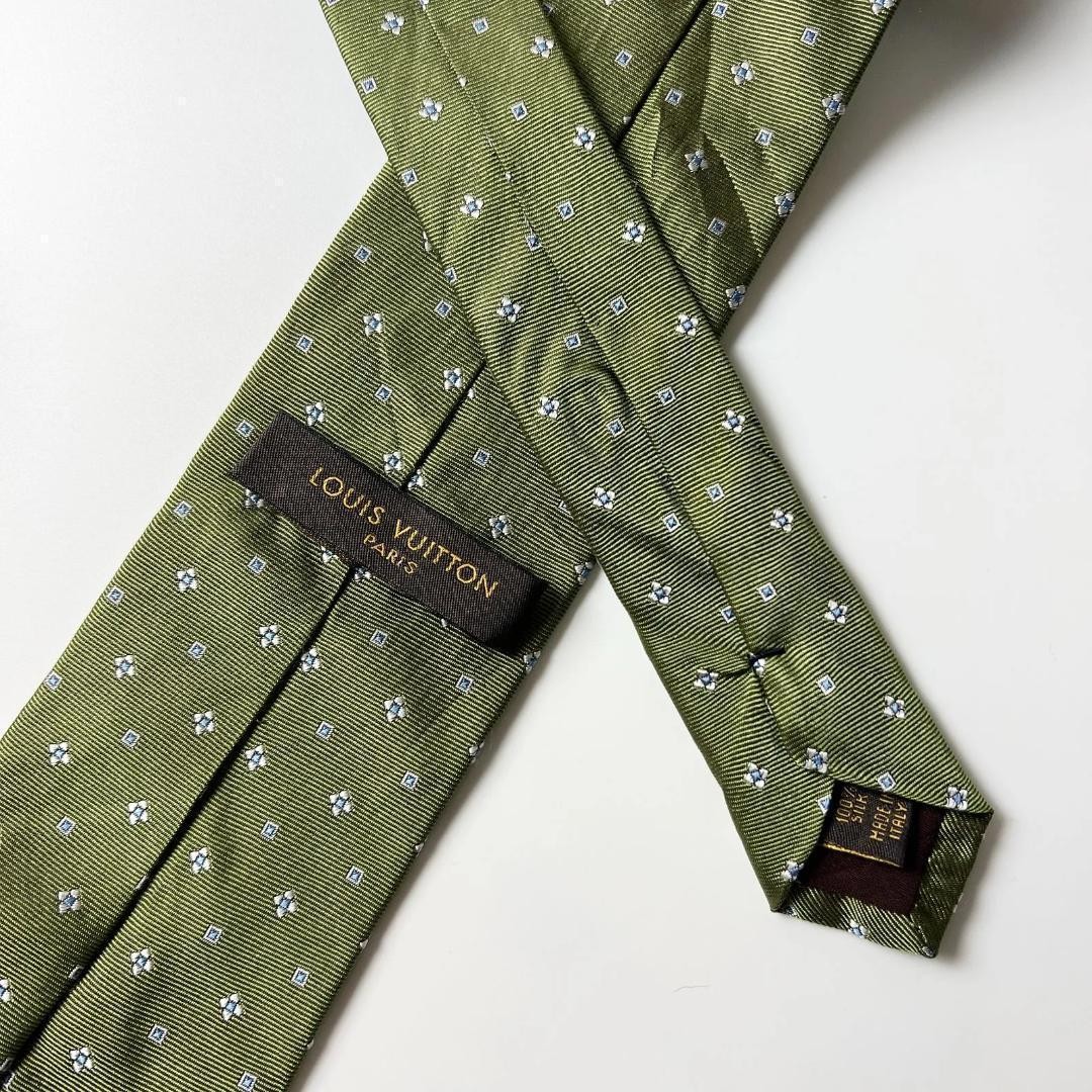 Louis Vuitton Tie 100% Silk Green Floral LV Other 3.4 inches From Japan thumbnail 7