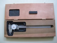 Starrett 0-9 inch dial caliper (#120) Excellent condition.