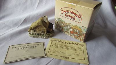 David Winter Cottage Drovers Cottage 1982 Box & Coa