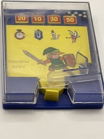 The Legend of Zelda Nintendo NES Era Knockdown Gallery Juego Port&aacute;til