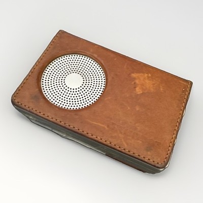GRUNDIG TRAVELLER  Transistor radio - SNAP LEATHER COVER -new Batteries