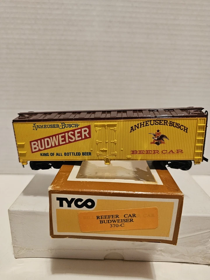 3 VTG Tyco HO Budweiser, Miller, Hires  Advertising Reefer Cars - Image 3 of 4