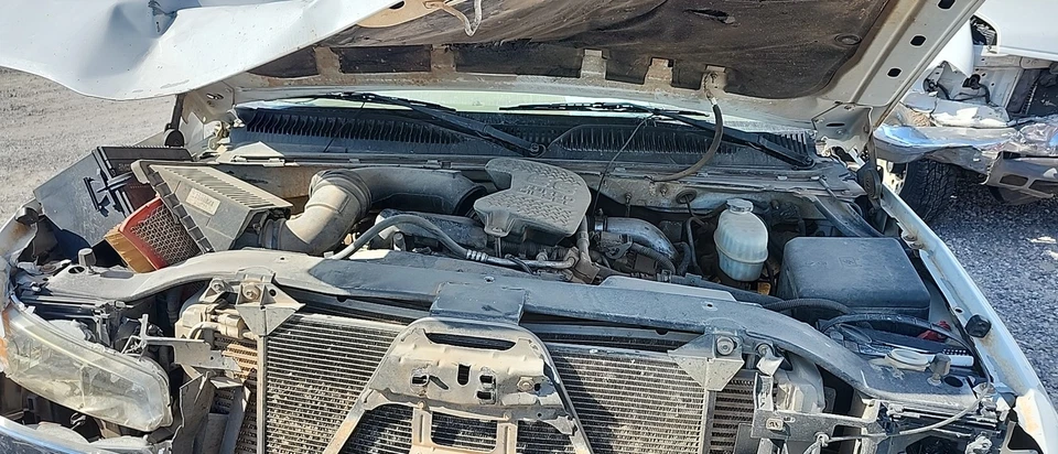 2005 GMC Sierra 2500 6.6L Engine Motor OEM 323K Miles - LKQ434272187 - Изображение 3 из 4