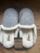 Deluxe By Dearfoams Memory Foam Backless Slippers. Grey/Cream. Size S US 5-6 