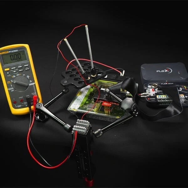 Servicio de clonación de ECU Aston Martin / Servicio de clonación DME Foto 4 de 4