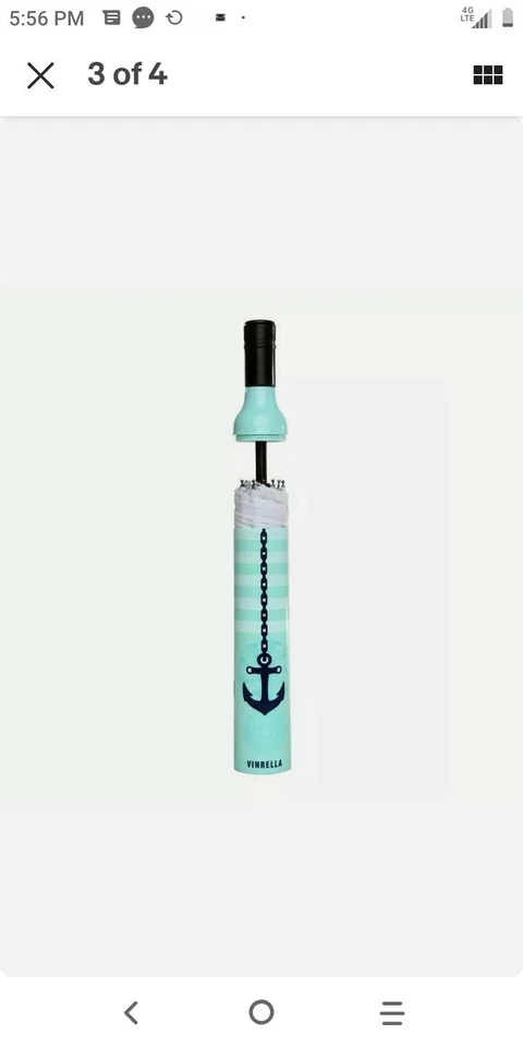 Paraguas botella Vinrella junto al mar Foto 4 de 4