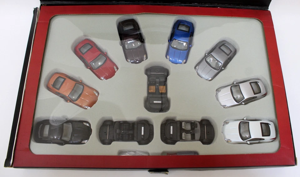 J Collection Models 1:43 Nissan 350Z Limited Edition Showroom Set 8 Cars 2002-3 - Image 4 of 4