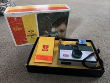 Vintage Kodak Hawkeye Instamatic R4 Camera With Box Untested.