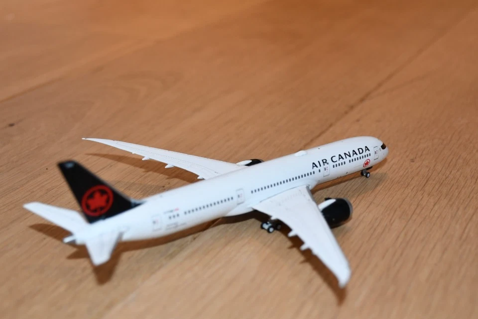 model planes 1/400 gemini jets boeing 787 C-FVND Air Canada - Image 4 of 4