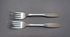 Oneida Stainless Paul Revere 2 Dinner Forks 7 1/8"