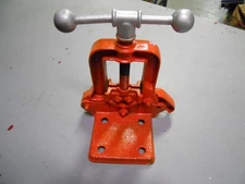 NYE P 1002 PIPE YOLK 1/8" - 3" PIPE VISE