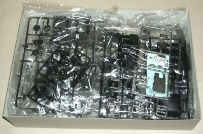 ぴむページ Mad Max The Road Warrior Interceptor 1/24 Model kit Aoshima NIB