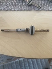 GARCIA MITCHELL 302 AXLE,OSCILLATION GUIDE,PINION GEAR,OSCILLATION GUIDE SCREW