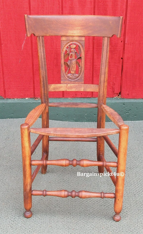 Antigua silla de madera tallada HECHA EN FRANCIA elegante con detalles laterales Foto 3 de 4