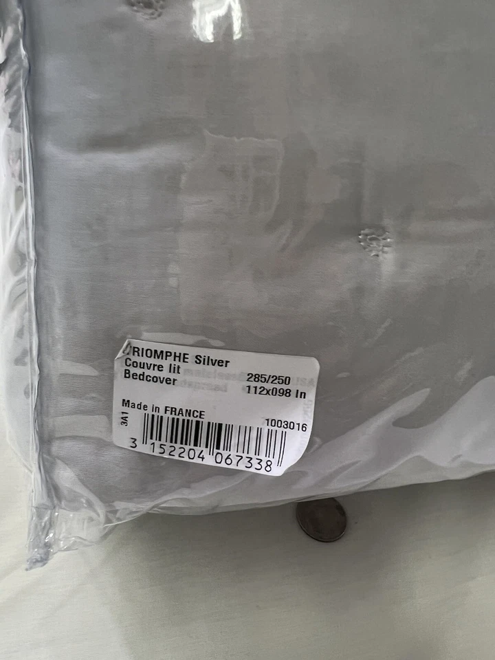 Yves Delorme Triomphe Quilted King Coverlet Silver New W/defects - Image 3 of 4