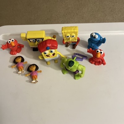 lot of 9 small plastic figurines Cookie Monster, Sponge Bob, Elmo, Hulk, Dora