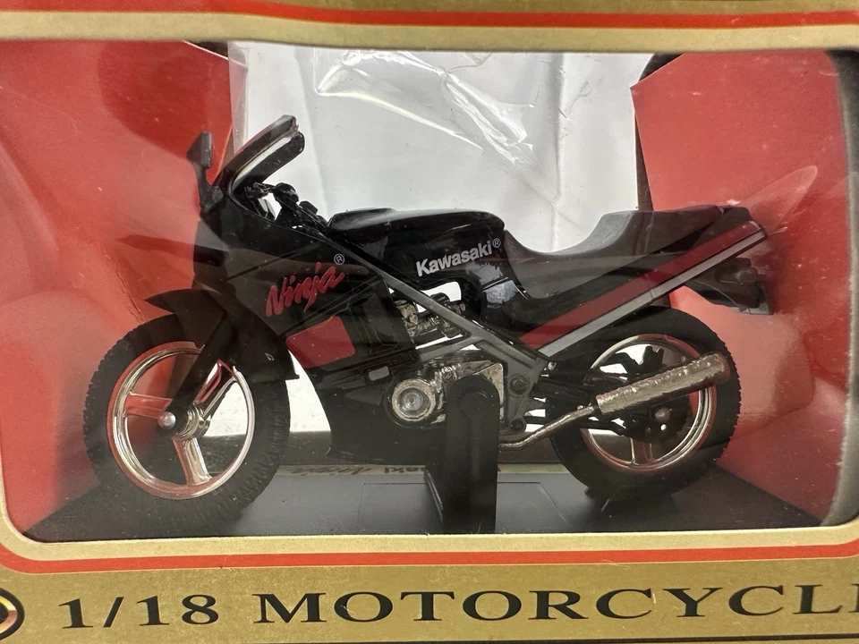 Motocicleta fundida a presión Kawasaki Ninja escala 1/18 Motormax vintage Foto 2 de 4