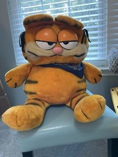Vintage Large Garfield Plush 28  Laying Laying United Feature Syndicate 1978-81