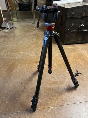 Manfrotto 755CX3 Carbon Fibre Stativ + Manfrotto 701HDV Kopf