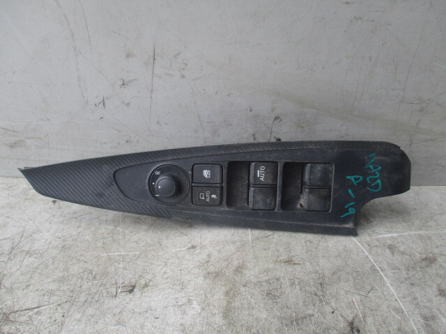 Foto 1 di 3
