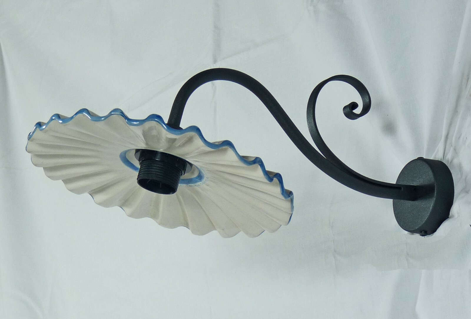 Applique Ceramica Decorata Mano Art.424 | Scheda Tecnica e Stile