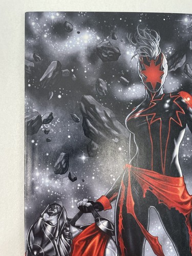 Captain Marvel #12 1:100 Brooks Virgin Variant - Picture 2 of 10