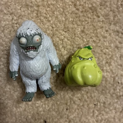 Plants Vs Zombies Fun Dead Yeti 2.5  PVC & Squash Gourd 1.5  Figures 2012 