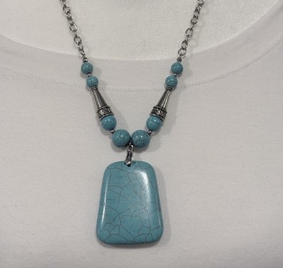 Paparazzi  Aquanova  Crackled Dyed Howlite Turquoise Color Pendant Necklace 21 