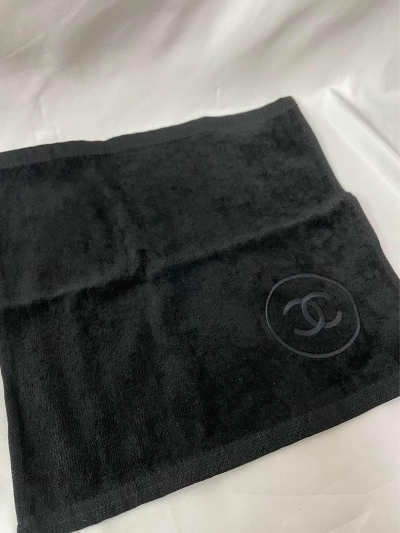 Chanel towel LA COLLECTION Set of 3 Red Black White | eBay