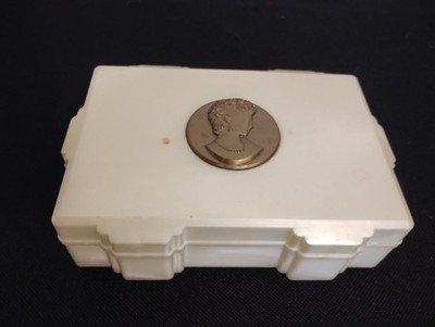 Vintage Kleeneze Cameo Tissue Trinket Box 1950s