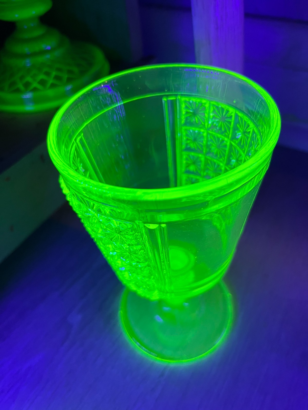 King, Son & Co Vaseline Uranium EAPG Antique Glass 2 Panel Daisy in Square 6.25