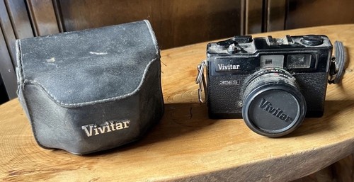 VIVITAR 35ES VIEWFINDER CAMERA WITH CASE